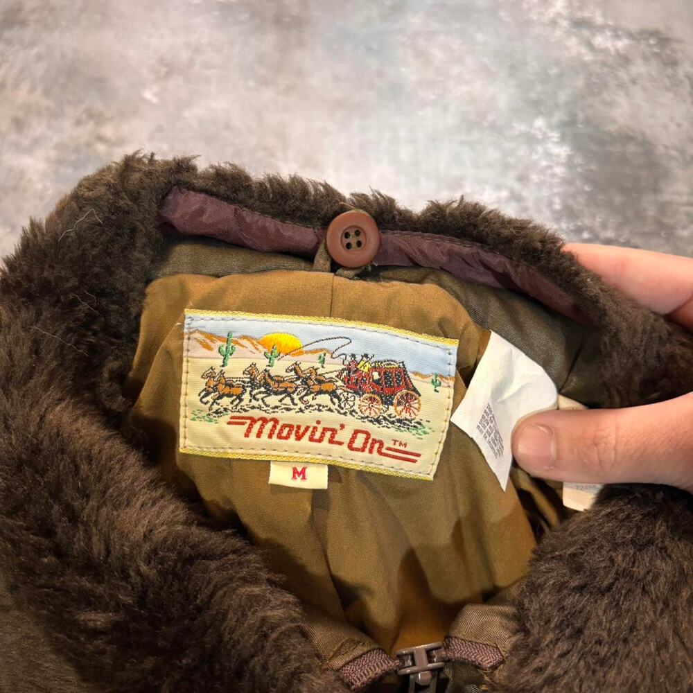 Vintage 70s Levis Movin On Bomber Jacket. Fur Col… - image 6